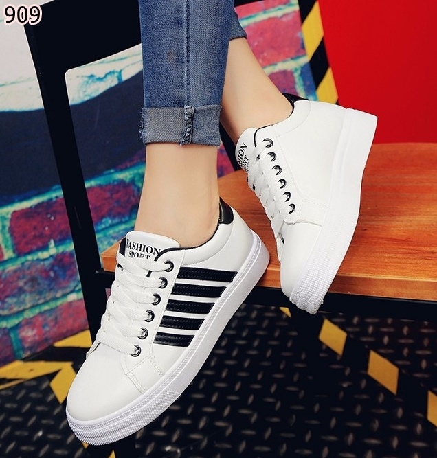 รองเท้าผ้าใบพียูแต่งแถวสไตล์ Sport (สีดำ)