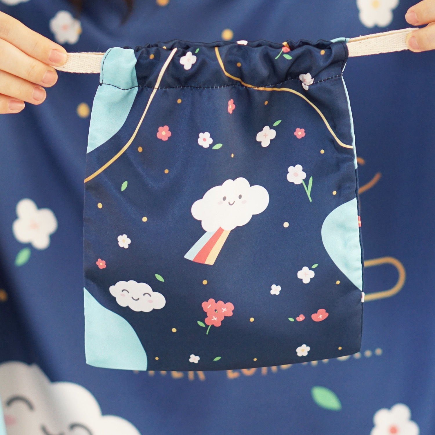 ผ้าคลุมให้นม (รุ่นมีกระดุม ถอดโครงได้) พร้อมส่ง ลาย Flower and Rainbow - Navy