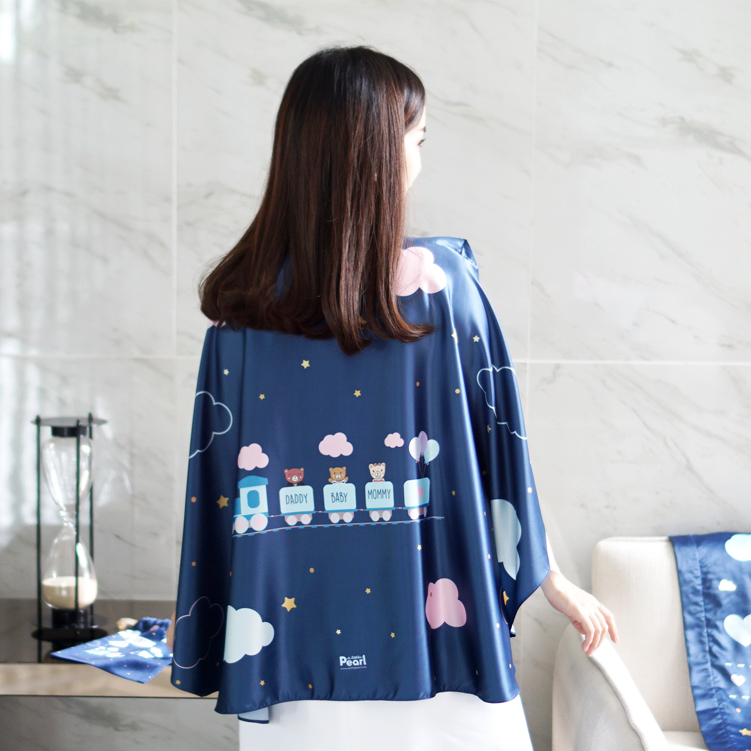 ผ้าคลุมให้นม สั่งทำใส่ชือ ลายรถไฟ สีกรม Train - Navy
