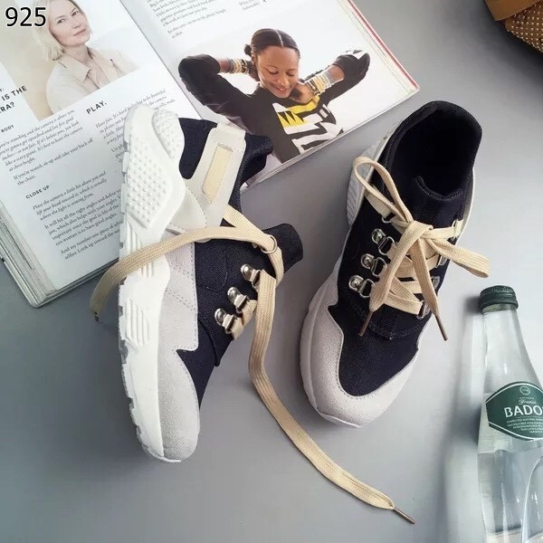 รองเท้าผ้าใบสไตล์ Sport แต่งสีสัน (สีฟ้า)