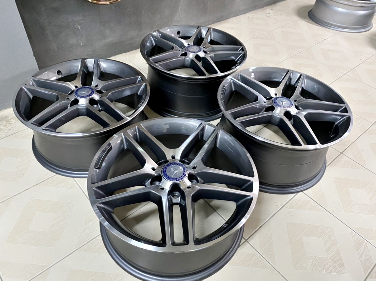 ล้อแท้ AMG ST4 17" w204