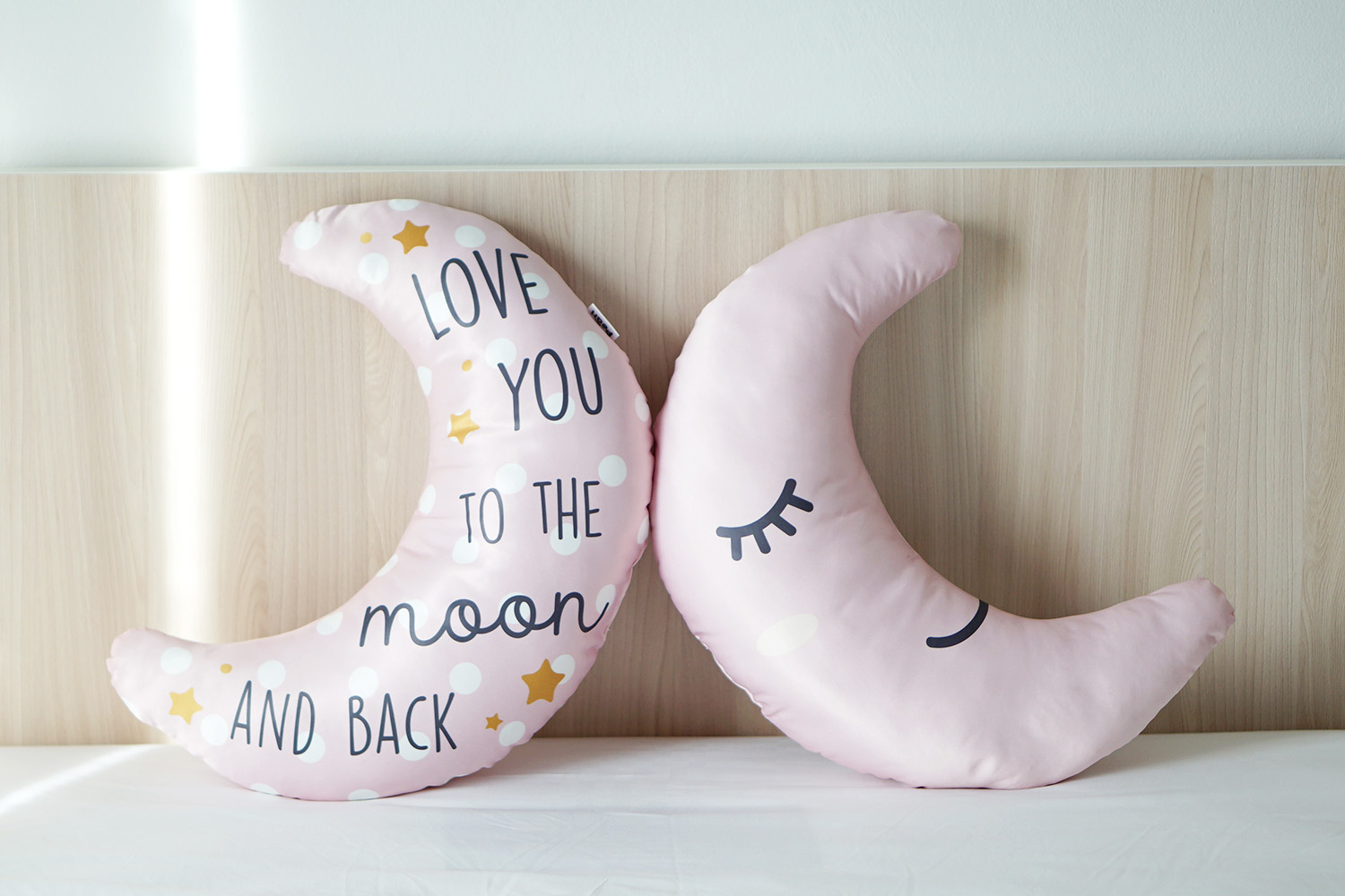 หมอนของขวัญ พร้อมส่ง ลายพระจันทร์ - Moon