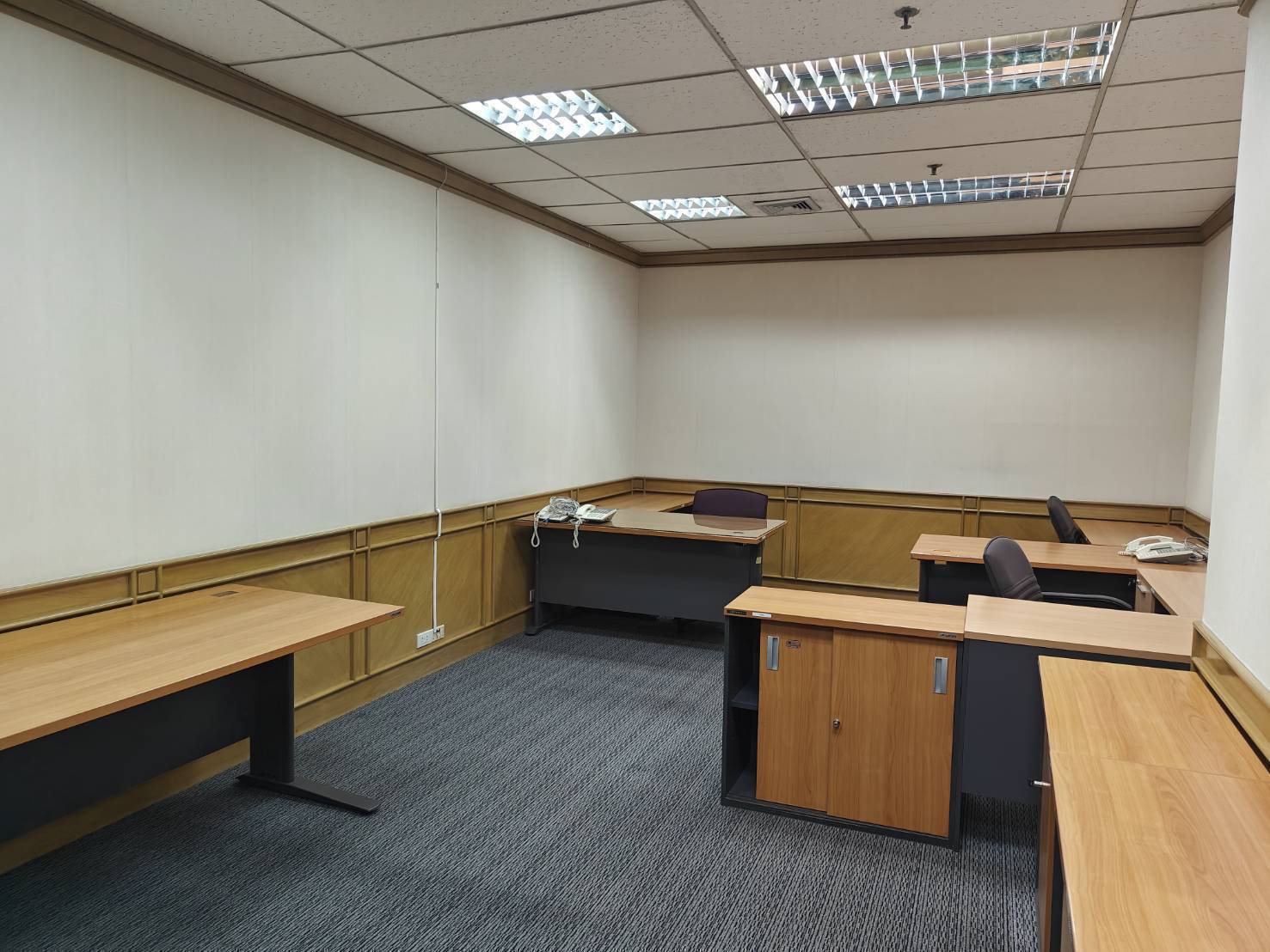 อาคาร อาร์เอส ทาวเวอร์ (RS Tower) สำนักงานให้เช่าติดถนนรัชดาภิเษก ใกล้รถไฟฟ้า MRT ศูนย์วัฒนธรรมแห่งประเทศไทย เพียง 50 เมตร