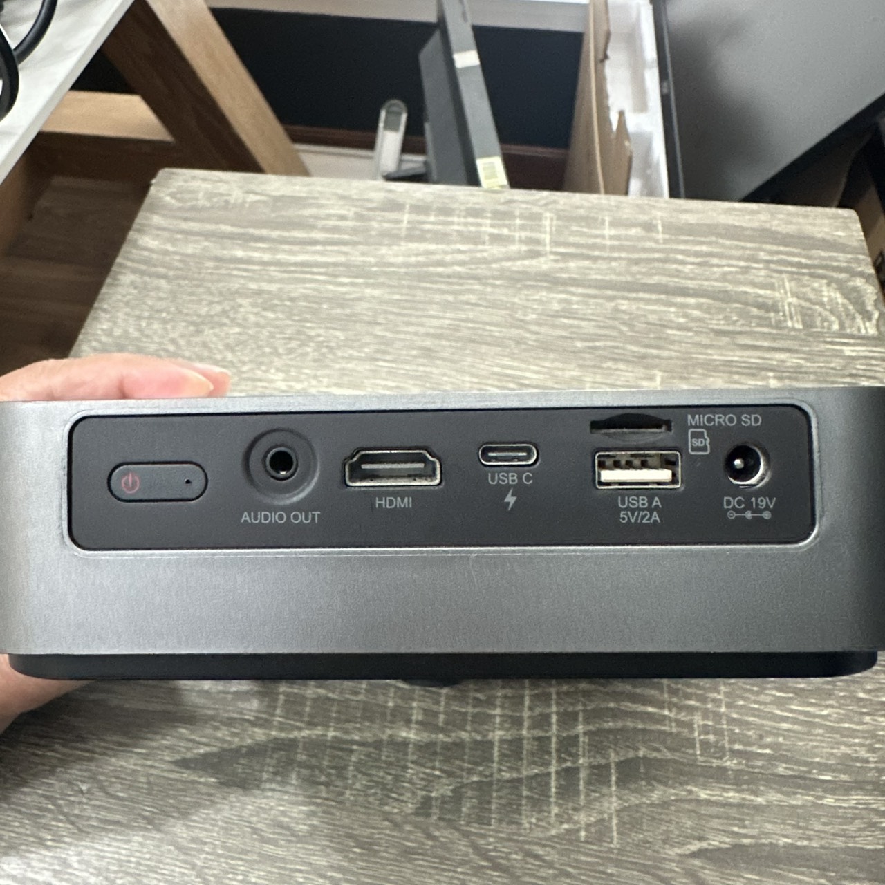 โปรเจคเตอร์สำหรับพกพา Viewsonie M2e + Adapter + Remote