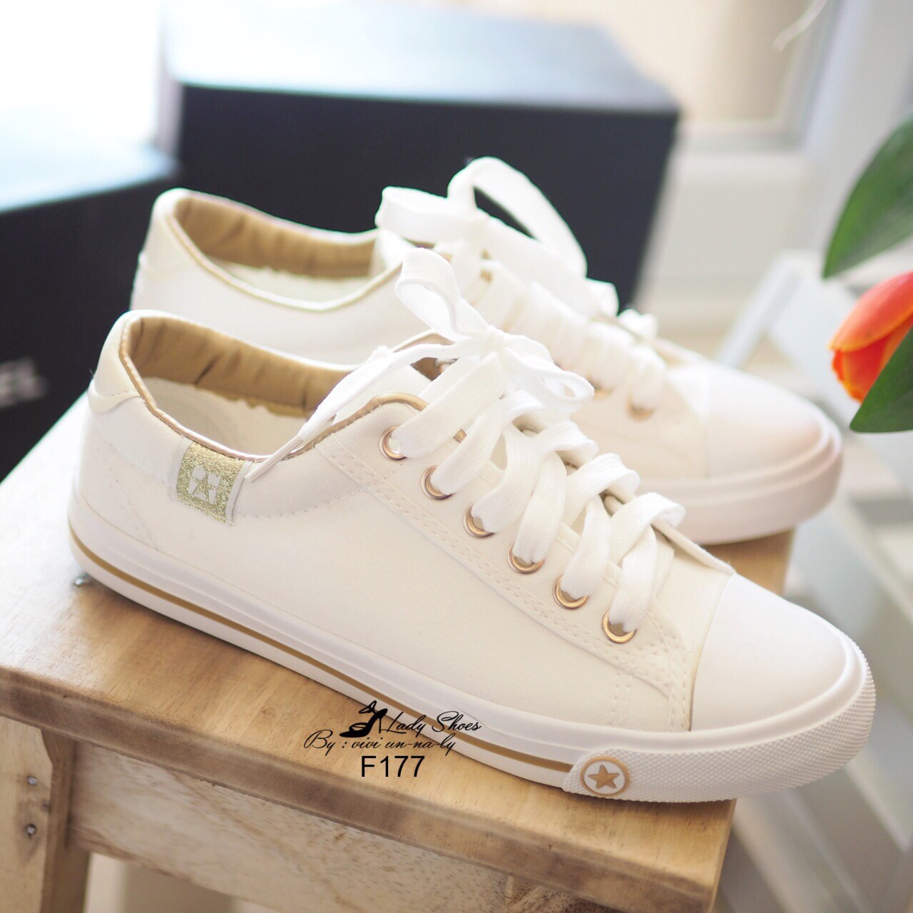 รองเท้าผ้าใบ Candy Canvas (สีขาว)