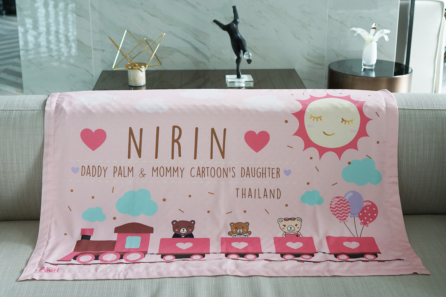 ผ้าห่มเด็ก ใส่ประวัติแรกเกิด ลายรถไฟ Train - Pink