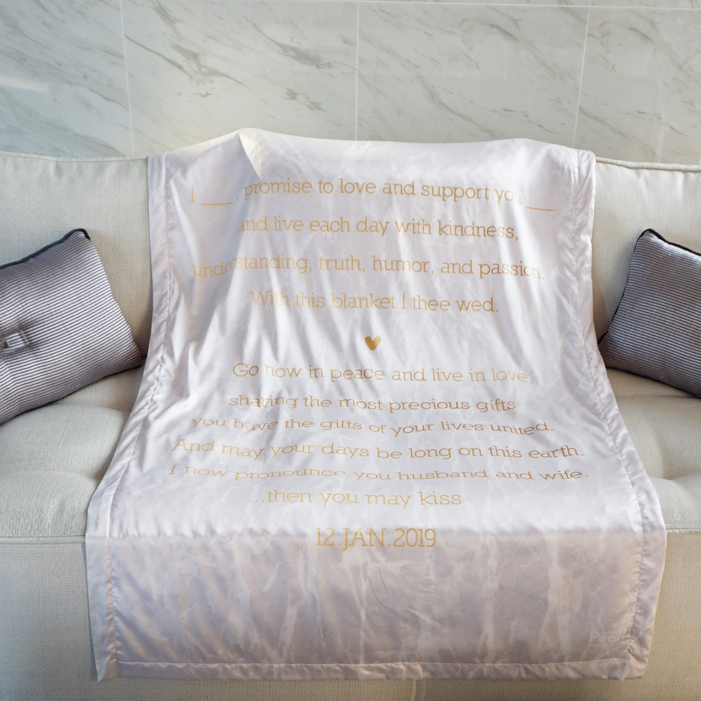 ผ้าห่ม ใส่ชื่อ ลาย หินอ่อนสีเทา - Gold ไซส์ใหญ่ 100x150cm