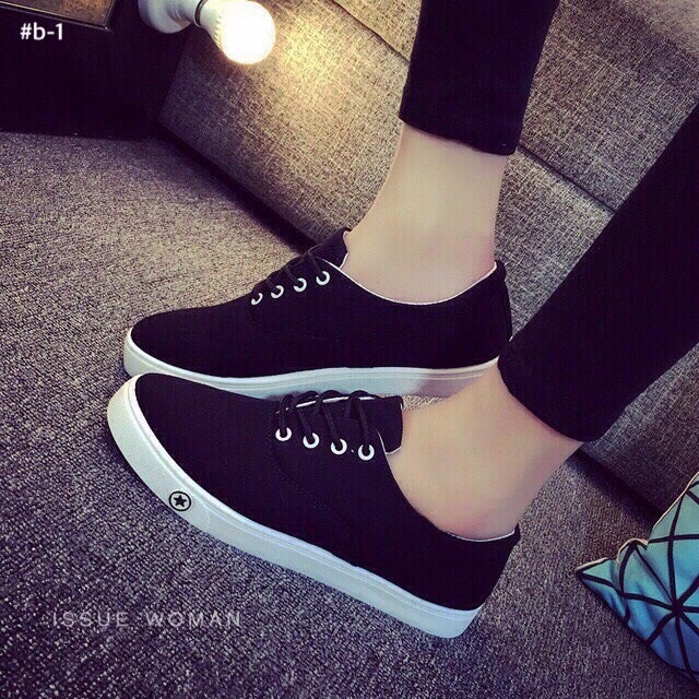 พร้อมส่ง : รองเท้าผ้าใบเกาหลีแบบสีเรียบ (สีดำ)