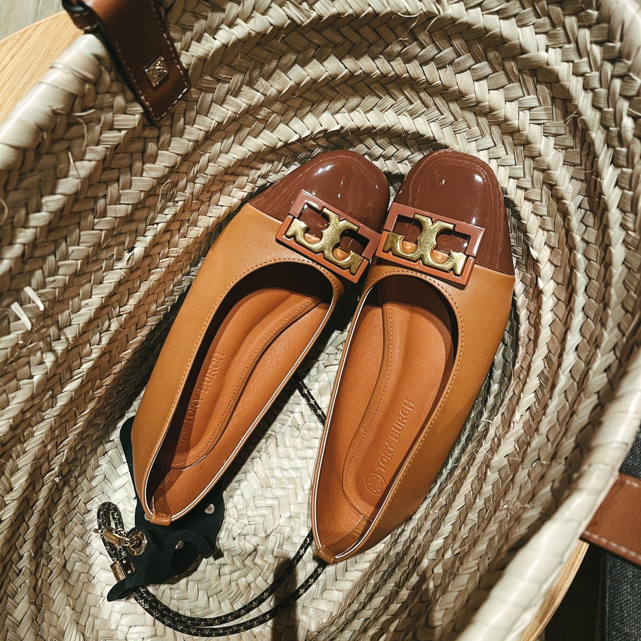 รองเท้าคัทชูส้นแบน Style Tory (สีน้ำตาล)