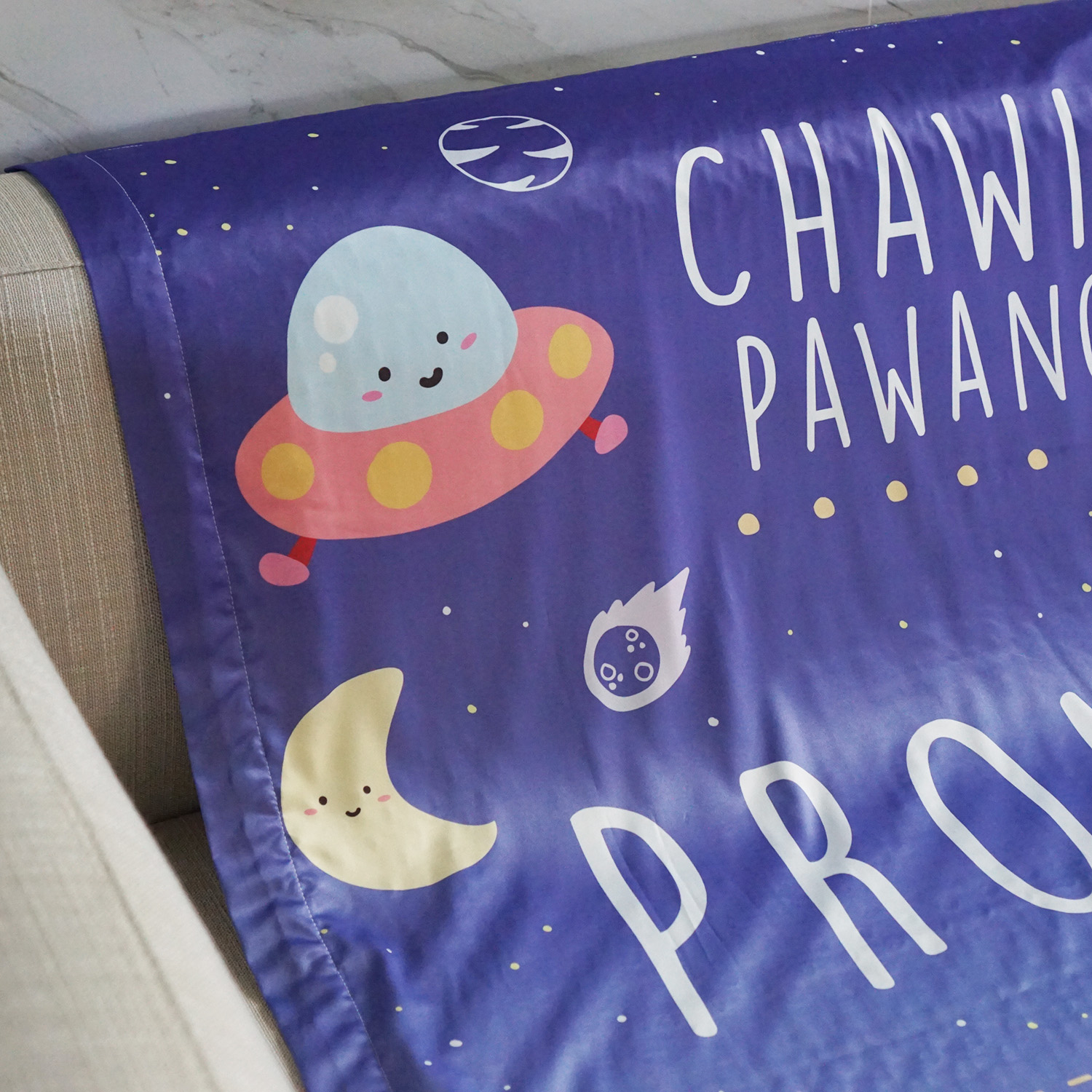 ผ้าห่ม สั่งทำใส่ประวัติแรกเกิด ลาย Planet and Friends - Navy Blue