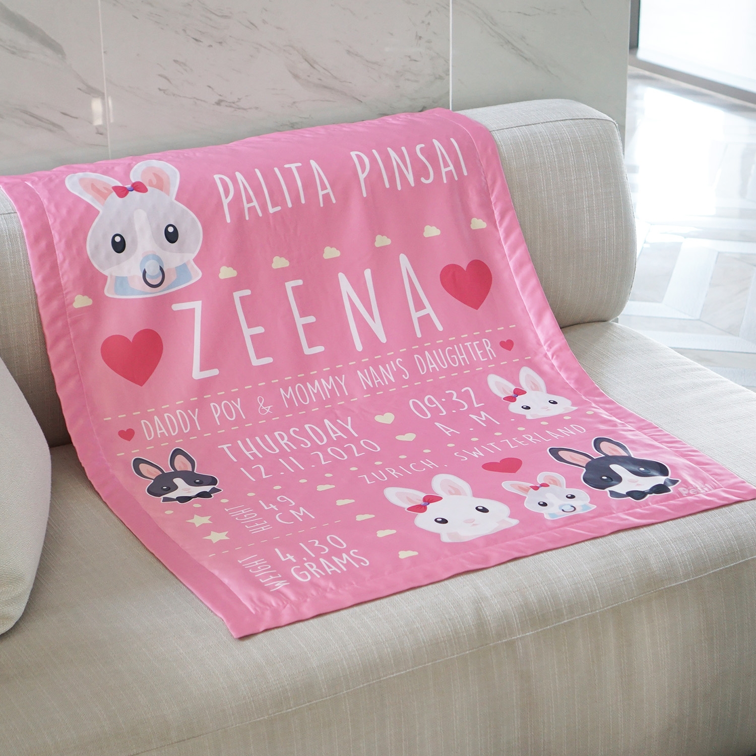 ผ้าห่ม ใส่ประวัติแรกเกิด ลายกระต่าย สีชมพู / Rabbit Family - Pink