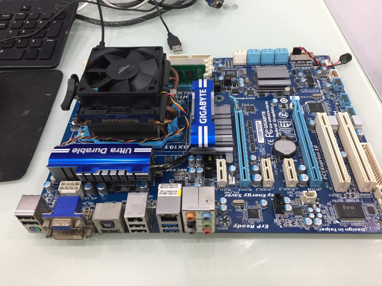 AMD Phenom II X6 1050T + เมนบอร์ด