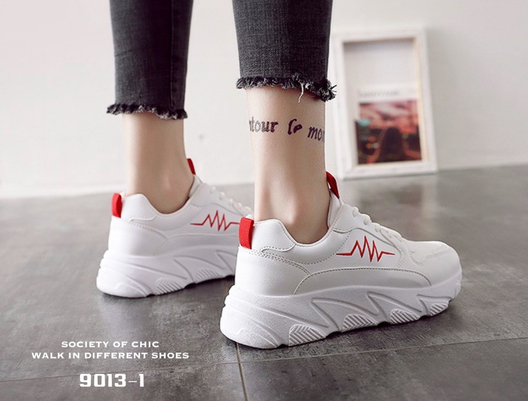 รองเท้าผ้าใบแต่งลายwave