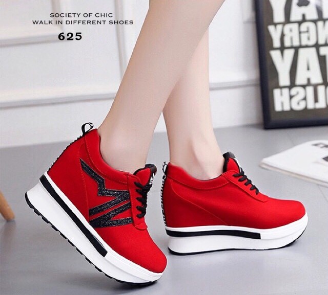 รองเท้าผ้าใบเสริมส้นสไตล์แฟชั่นเกาหลีแต่งลาย Sport (สีแดง)