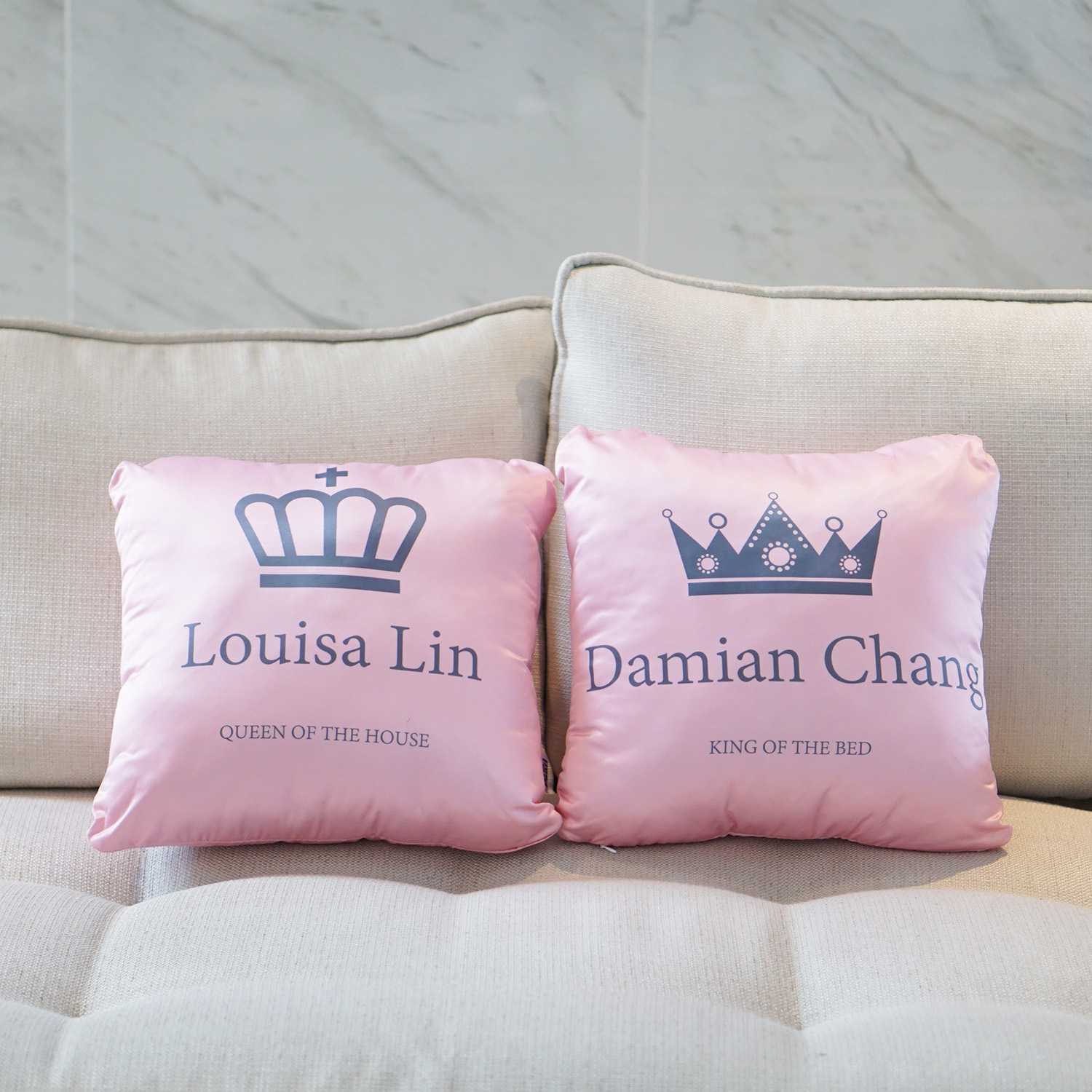 หมอนอิงสั่งทำใส่ชื่อ ลาย King&Queen - Pink (ราคาต่อใบ)