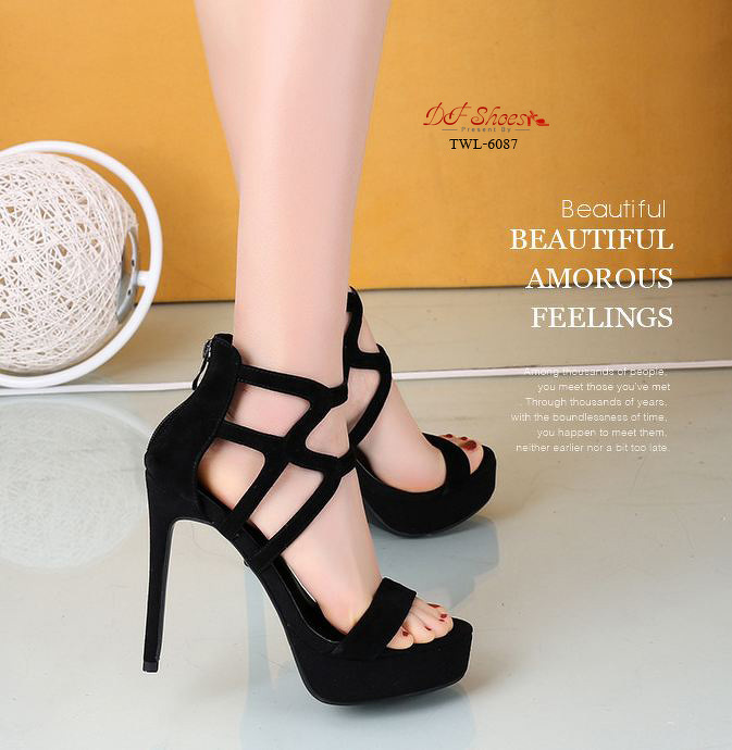 รองเท้าส้นสูงแต่งสายรัดไขว้