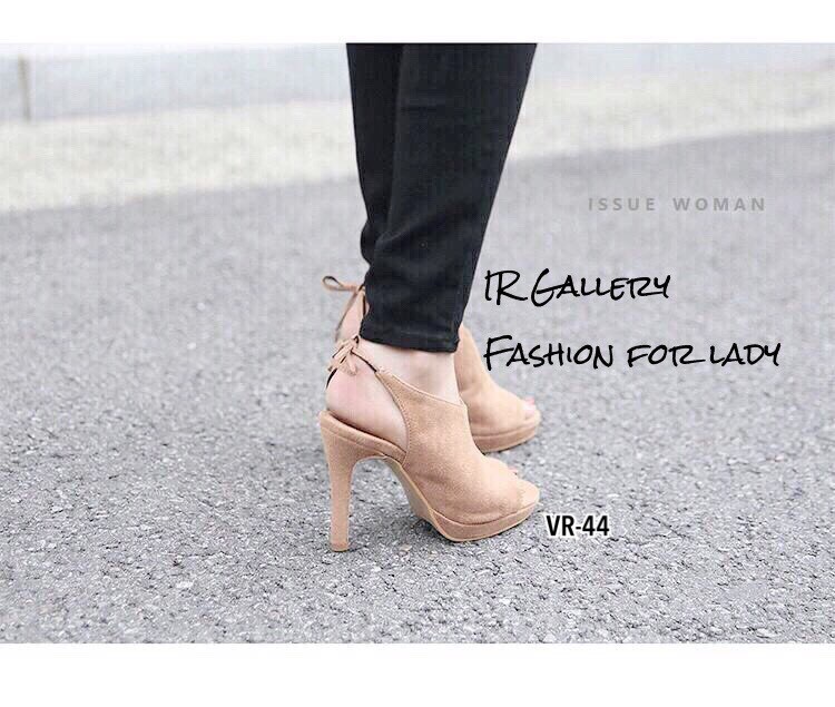 รองเท้าส้นสูงเปิดส้นแต่งสายรัด (สีครีม)