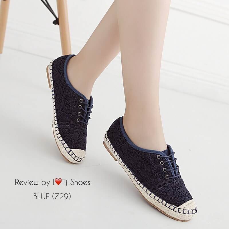 รองเท้าผ้าใบลูกไม้สไตล์วินเทจ (สีกรม)