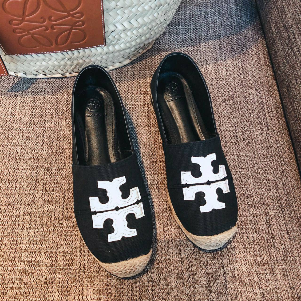 รองเท้าคัทชูStyle Tory Burch (สีครีม)