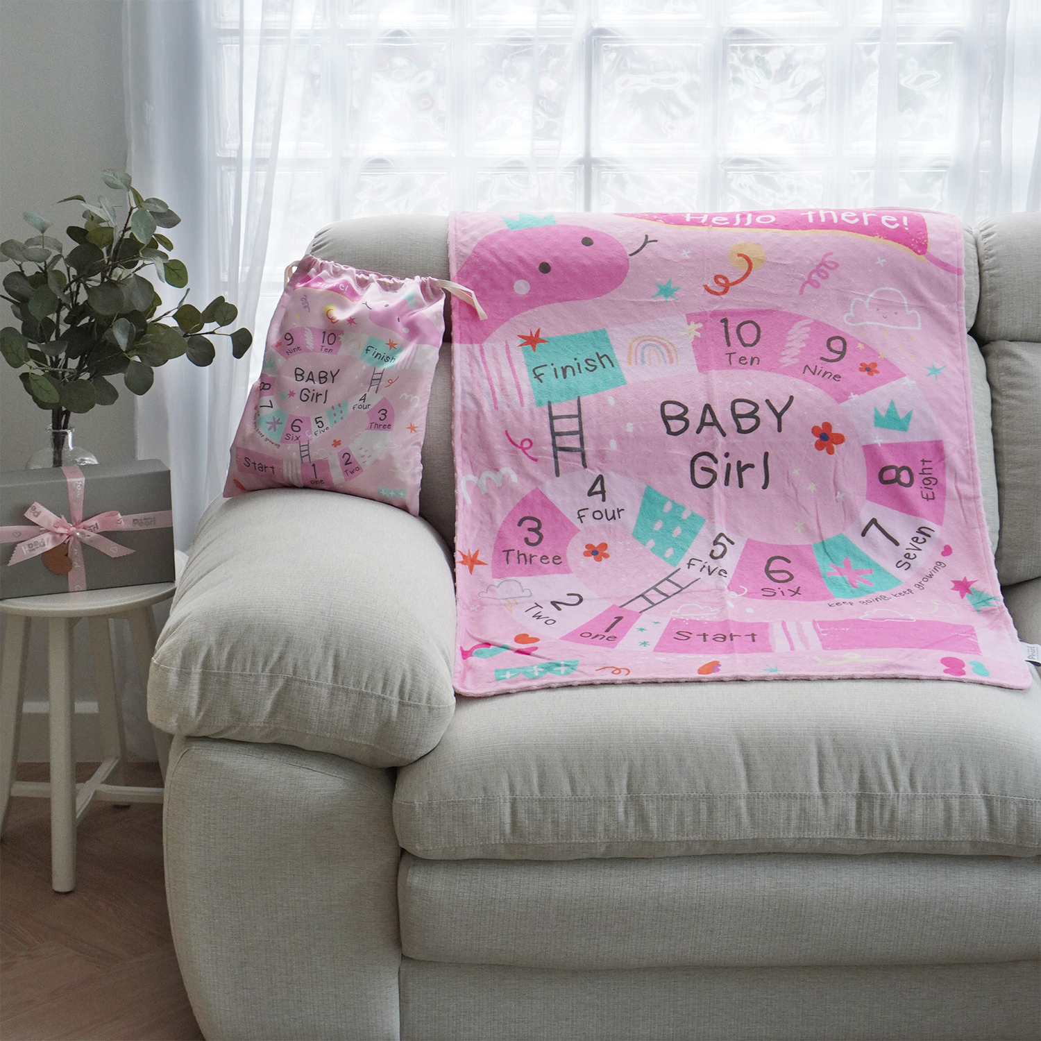 ผ้าห่ม Minky 75x100cm แบบปักชื่อ ลาย Snake and Ladders - Pink