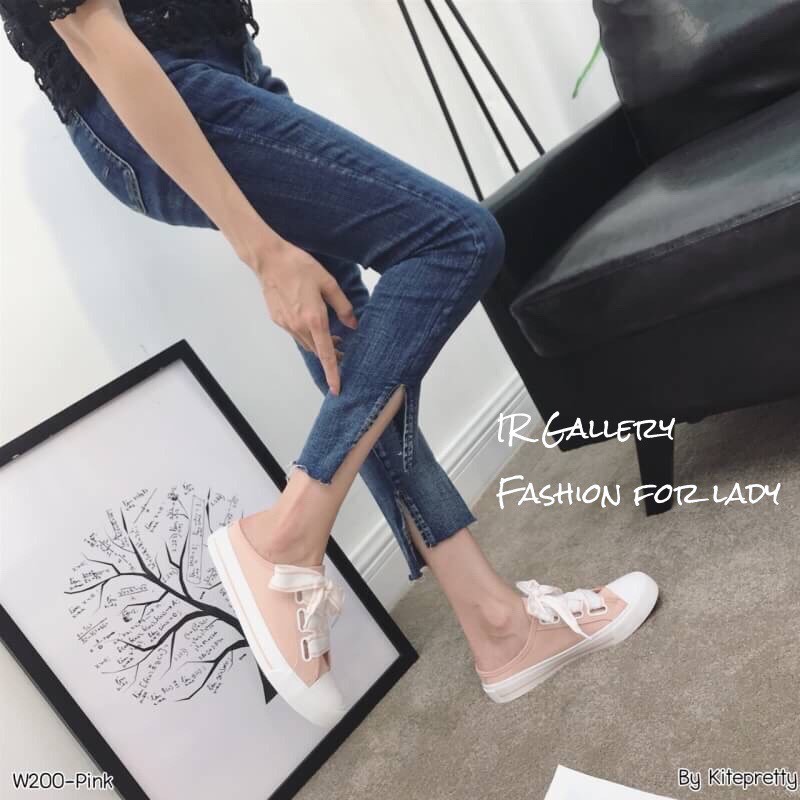 รองเท้าผ้าใบเปิดส้นแต่งสีทูโทน (สีดำ)