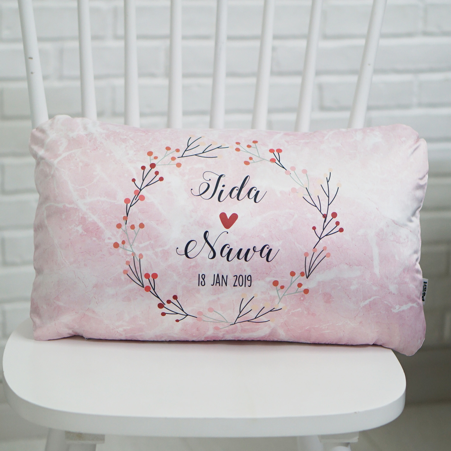 หมอนอิงทรงสี่เหลี่ยมยาว Pink Marble - Petite Floral Frame - Black