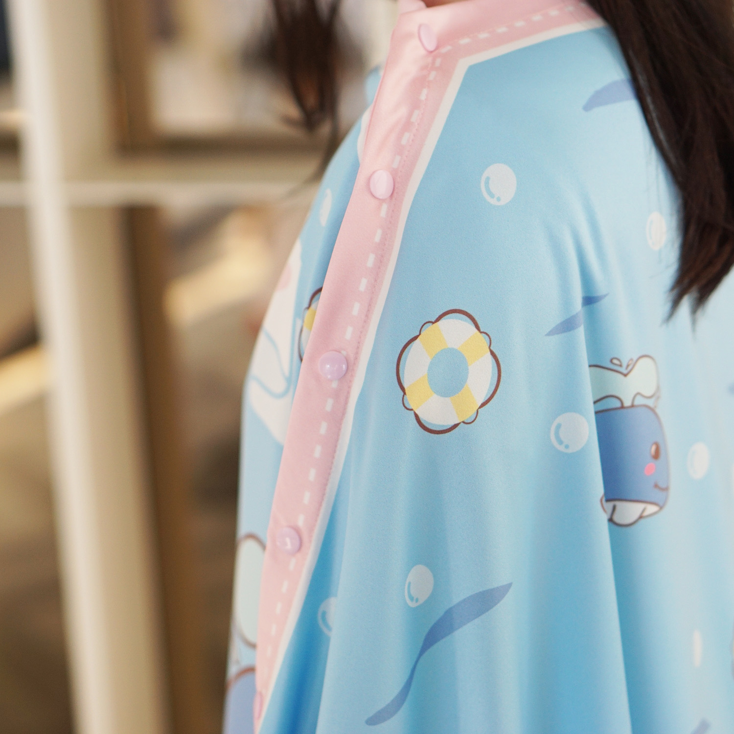 ผ้าคลุมให้นม 3in1 (รุ่นมีกระดุม ถอดโครงได้) แบบสั่งทำใส่ชื่อ ลาย Whale - Blue