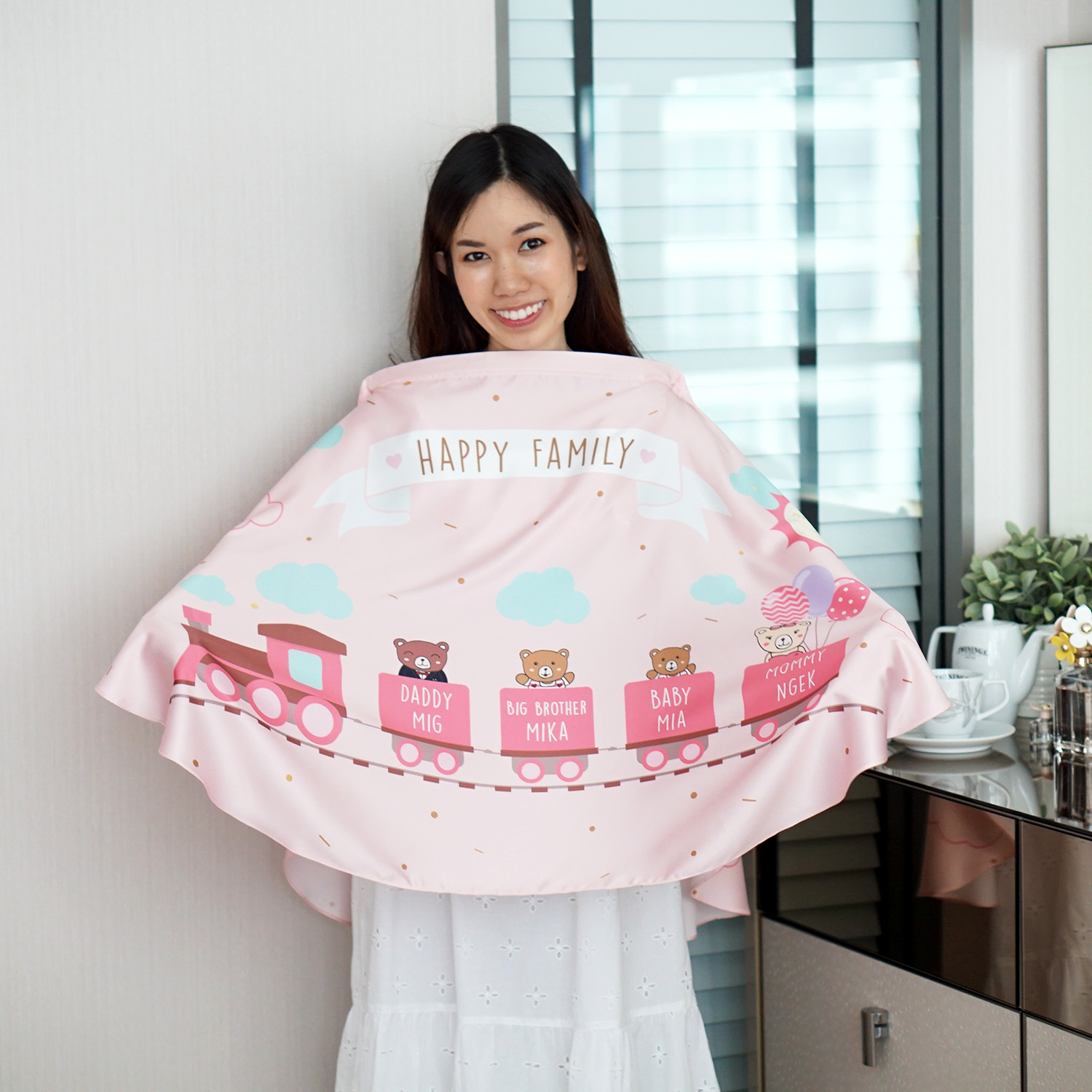 ผ้าคลุมให้นม สั่งทำใส่ชือ ลายรถไฟ สีชมพู - Train Pink