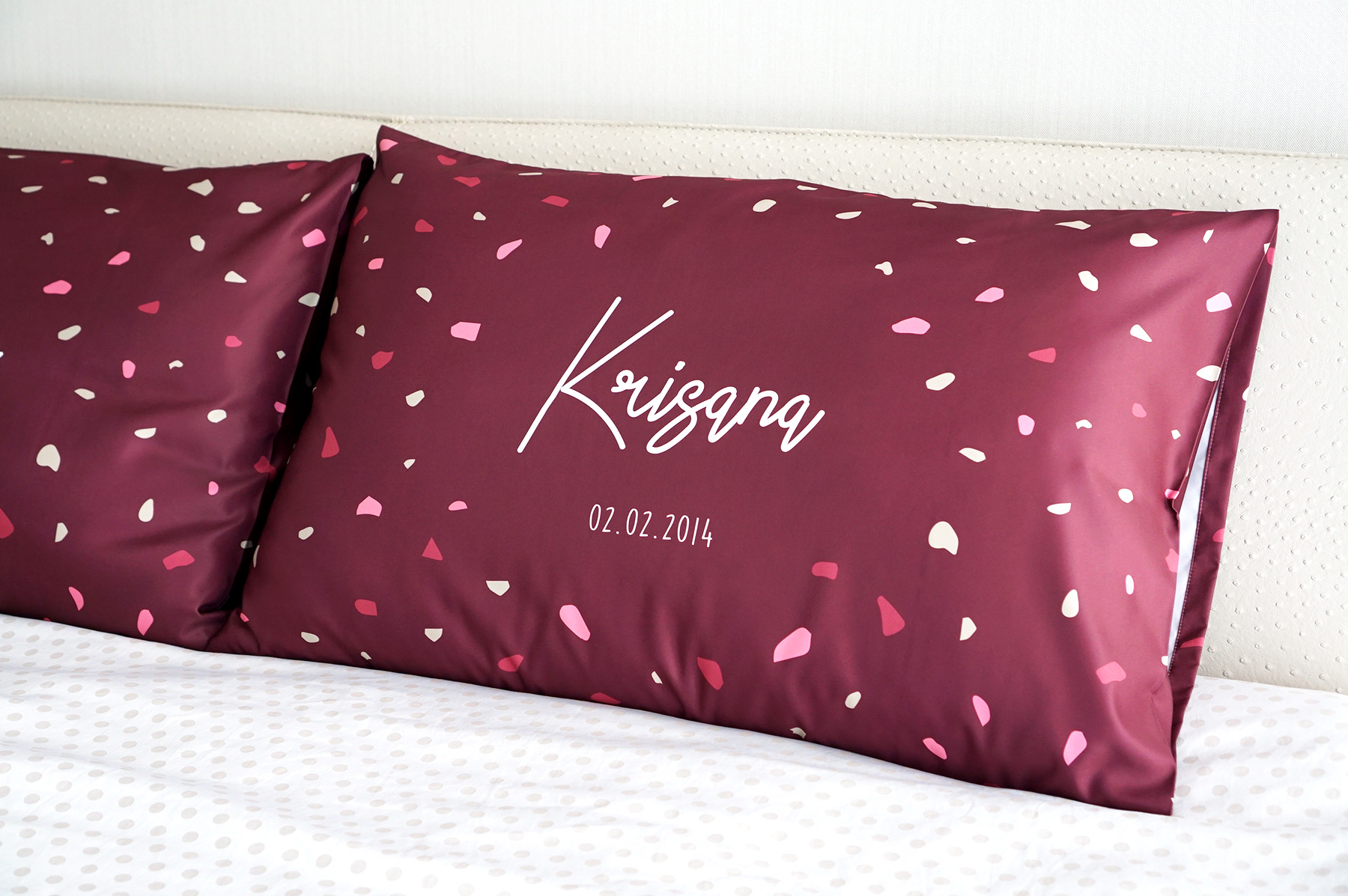 ปลอกหมอนหนุนคู่ พิมพ์ลายเต็มผืน Terrazzo - Burgundy