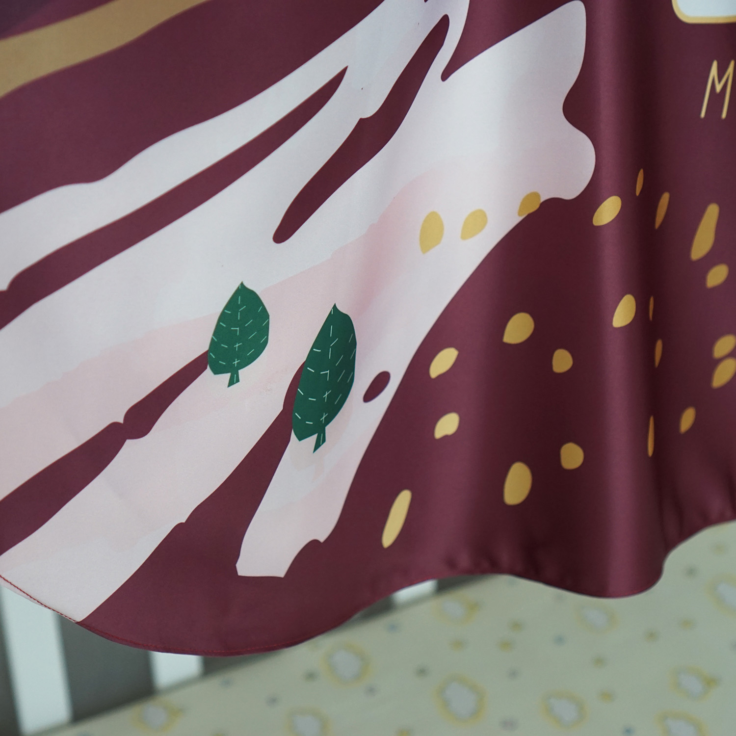 ชุดของขวัญเด็กแรกเกิด NP2 ผ้าคลุมให้นม + หมอนรองให้นม ลาย Paintbrush - Burgundy