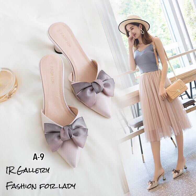 รองเท้าส้นเตี้ยเปิดส้นสไตล์ Poem (สีดำ)