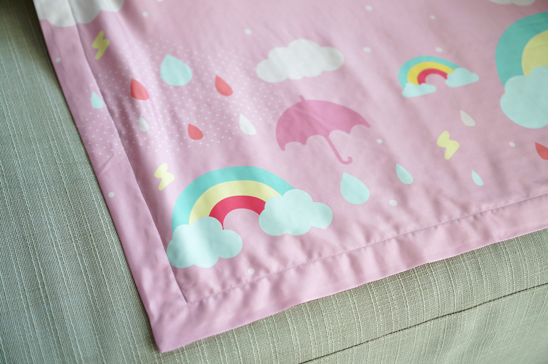 ผ้าห่มสั่งทำใส่ชื่อ Rainbow - Pink