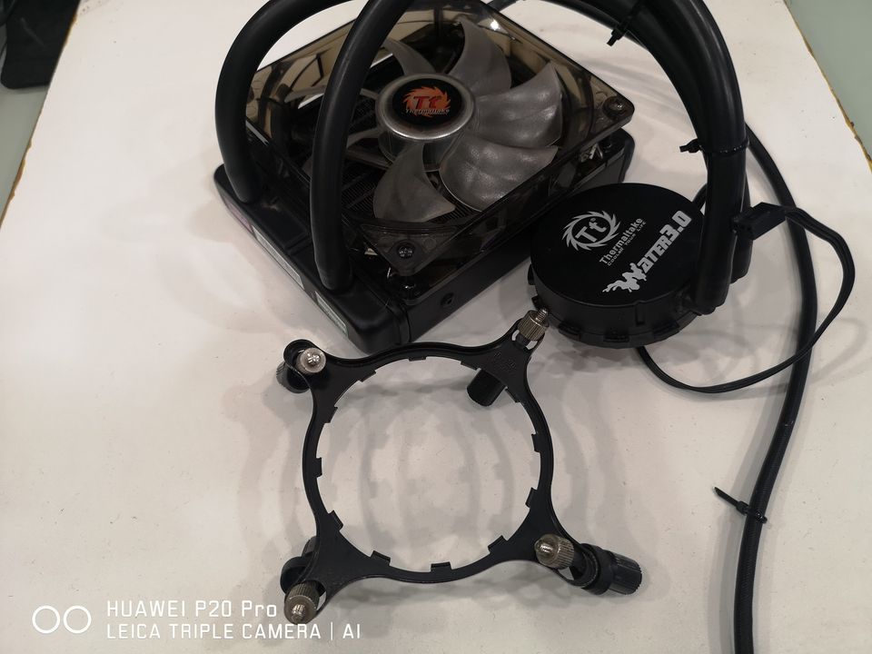 Thermaltake water 3.0 ชุดพัดลมน้ำ Socket2011 ไม่มีขาล่าง