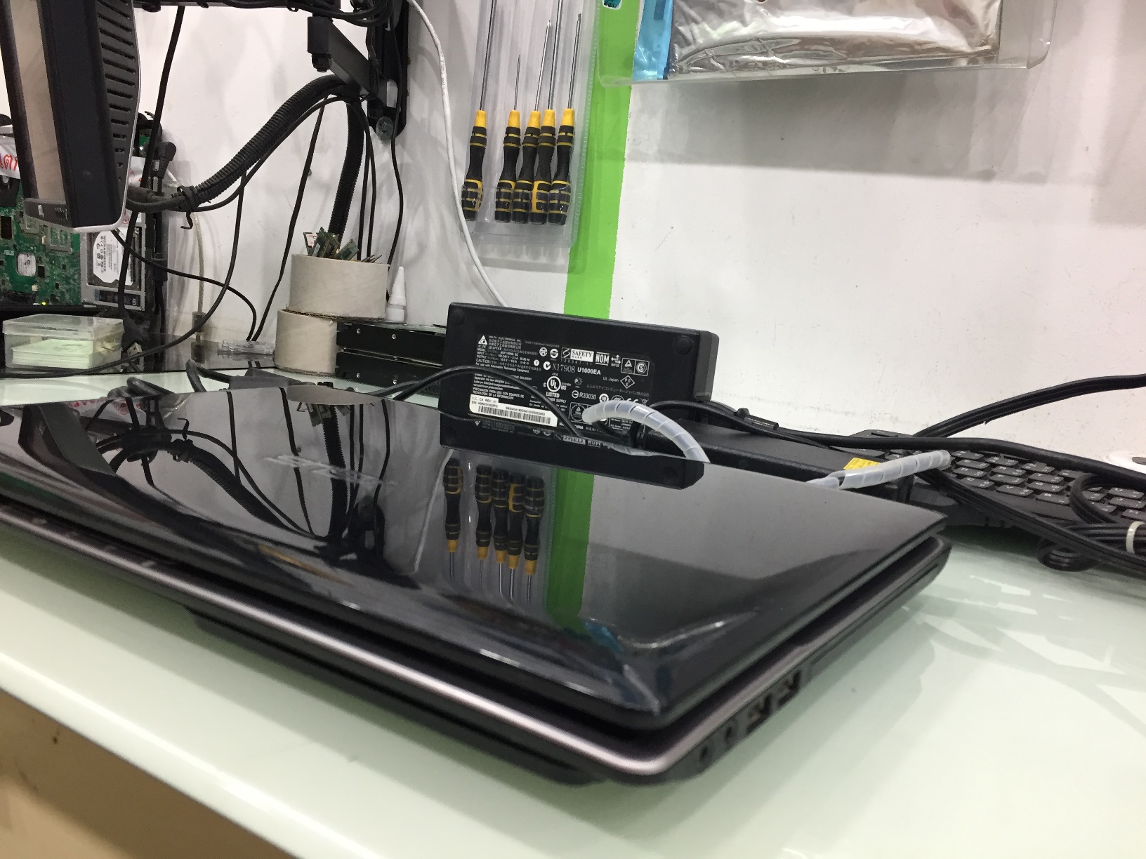 ASUS A43SV มีตำหนิ อ่านๆ