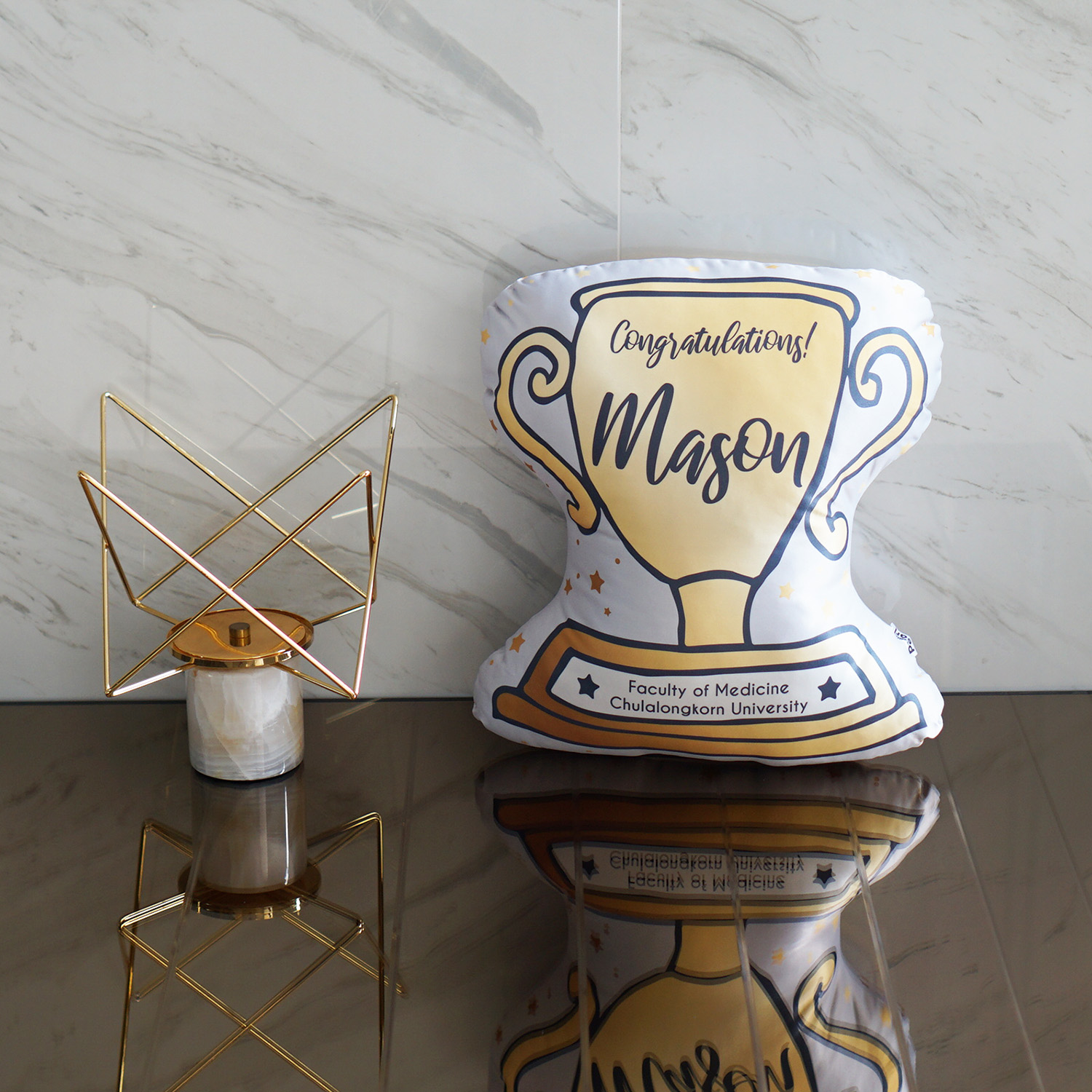 หมอนสั่งทำใส่ข้อความ ลายถ้วยรางวัล - Trophy