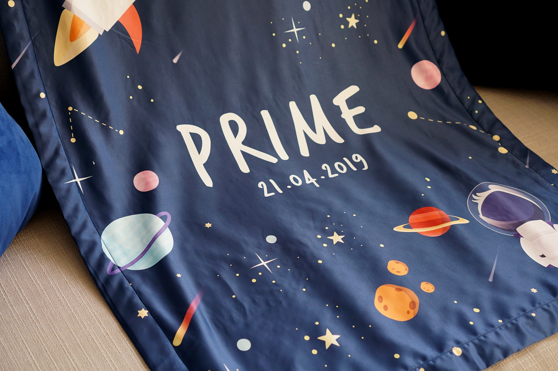 ผ้าห่มสั่งทำใส่ชื่อ ลาย Space - Navy
