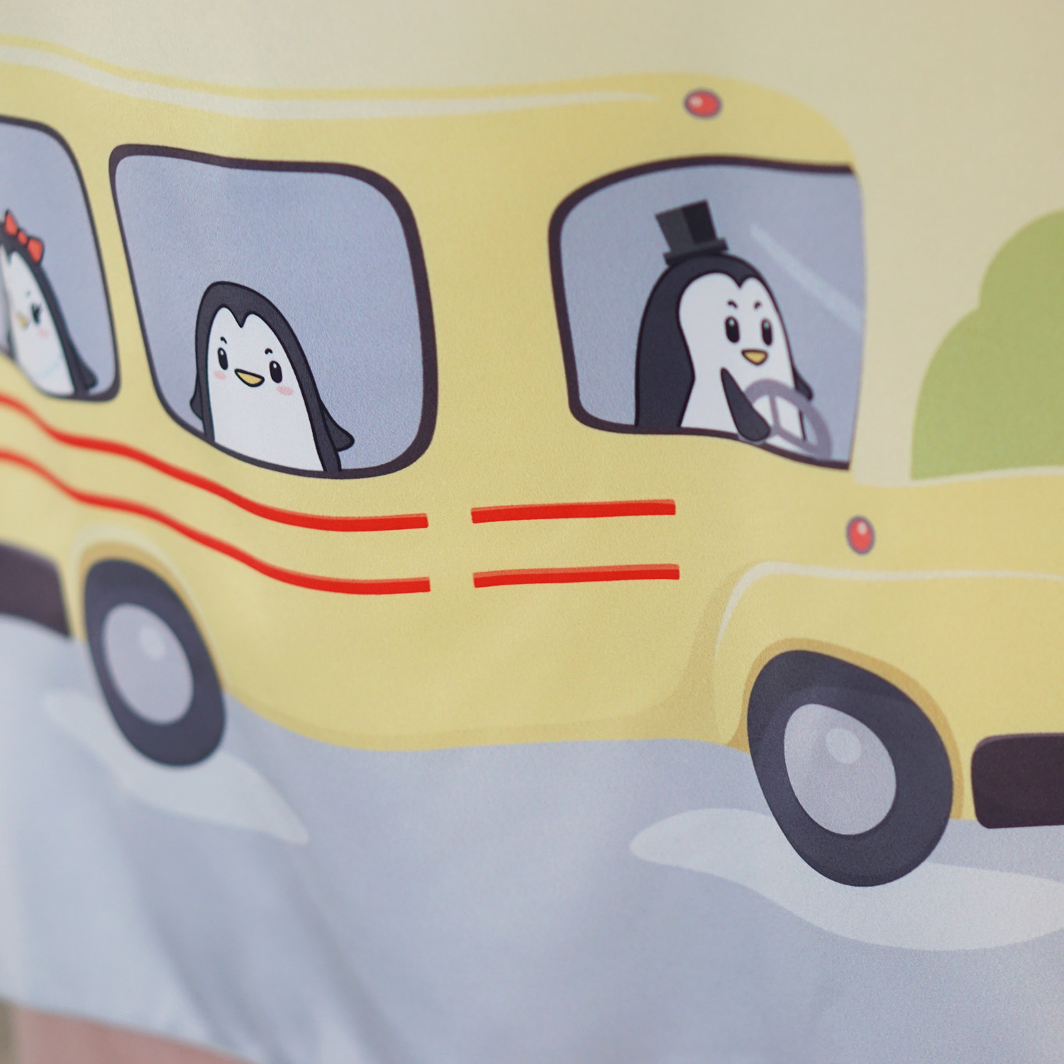 ผ้าคลุมให้นม 3in1 (รุ่นมีกระดุม ถอดโครงได้) แบบสั่งทำใส่ชื่อ ลาย Yellow Bus