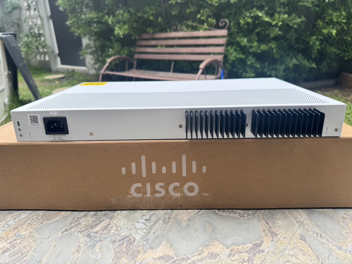 สวิตซ์ C1300-24P-4G Cisco Catalyst 1300 24-port GE PoE 4x1G SFP ของใหม่