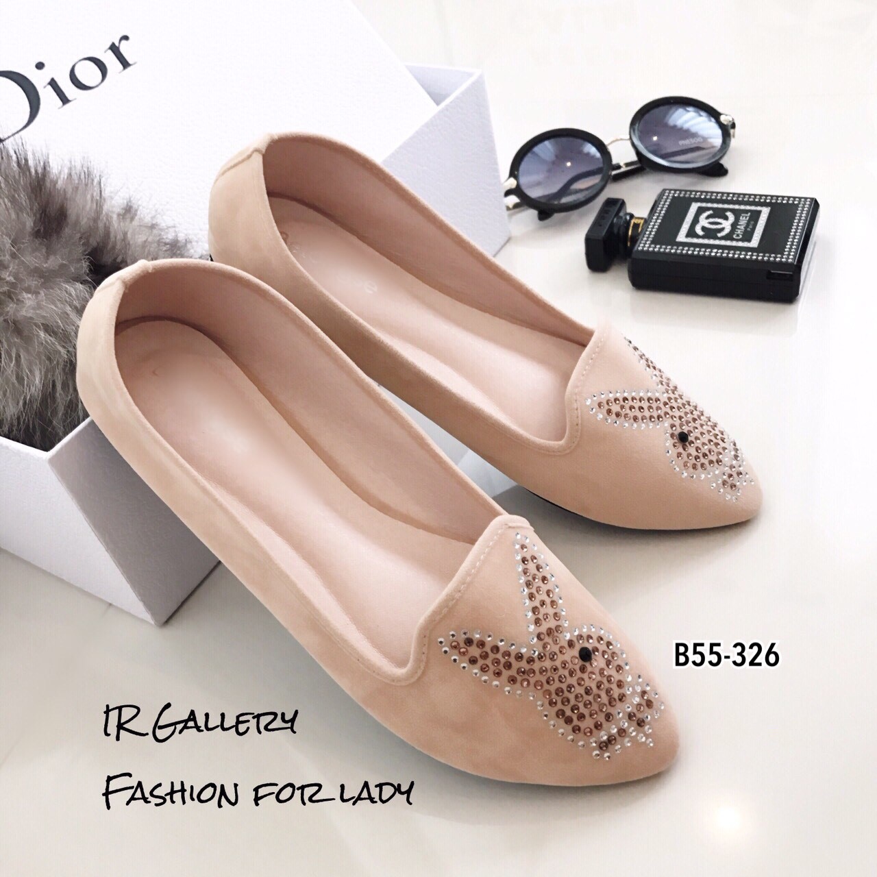 รองเท้าคัทชูกำมะหยี่ Style Playboy (สีดำ)