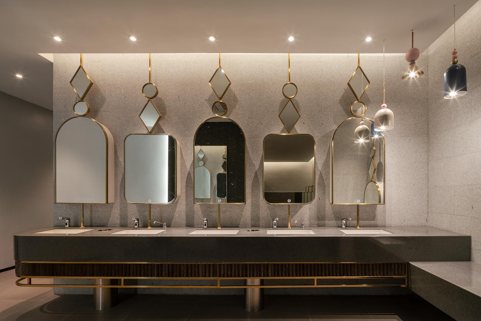 ยกระดับธุรกิจของคุณ ด้วยออฟฟิศสุดพรีเมียม ทำเลศักยภาพ ใกล้สนามบินสุวรรณภูมิ ที่ "เซ็นทรัล วิลเลจ - ลักชัวรี่ เอาท์เล็ต กรุงเทพฯ | Central Village - Bangkok Luxury Outlet."