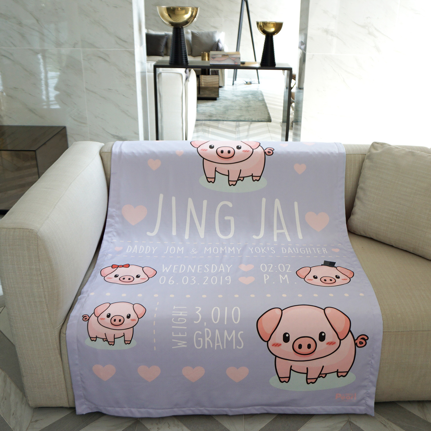 ผ้าห่ม ใส่ประวัติแรกเกิด ลายหมู สีลาเวนเดอร์ ไซส์ใหญ่ 100x150cm / Pig - Lavender
