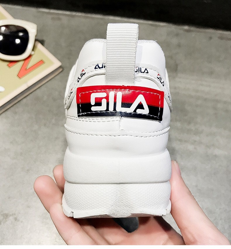 รองเท้าผ้าใบทรงSport Girl แต่งลายแฟชั่น (สีแดง)