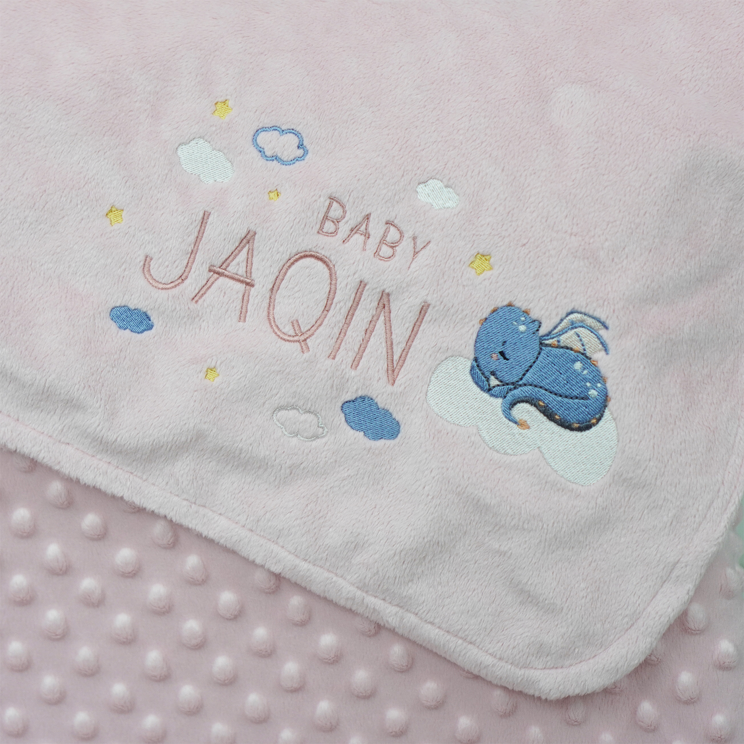 ผ้าห่ม Minky - สีชมพู 75x100cm แบบปักชื่อ+การ์ตูน - Dragon