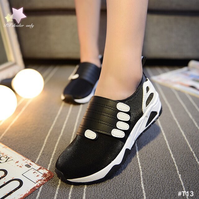 พร้อมส่ง : รองเท้าผ้าใบเมจิกเทปสไตล์เกาหลี (สีดำ)