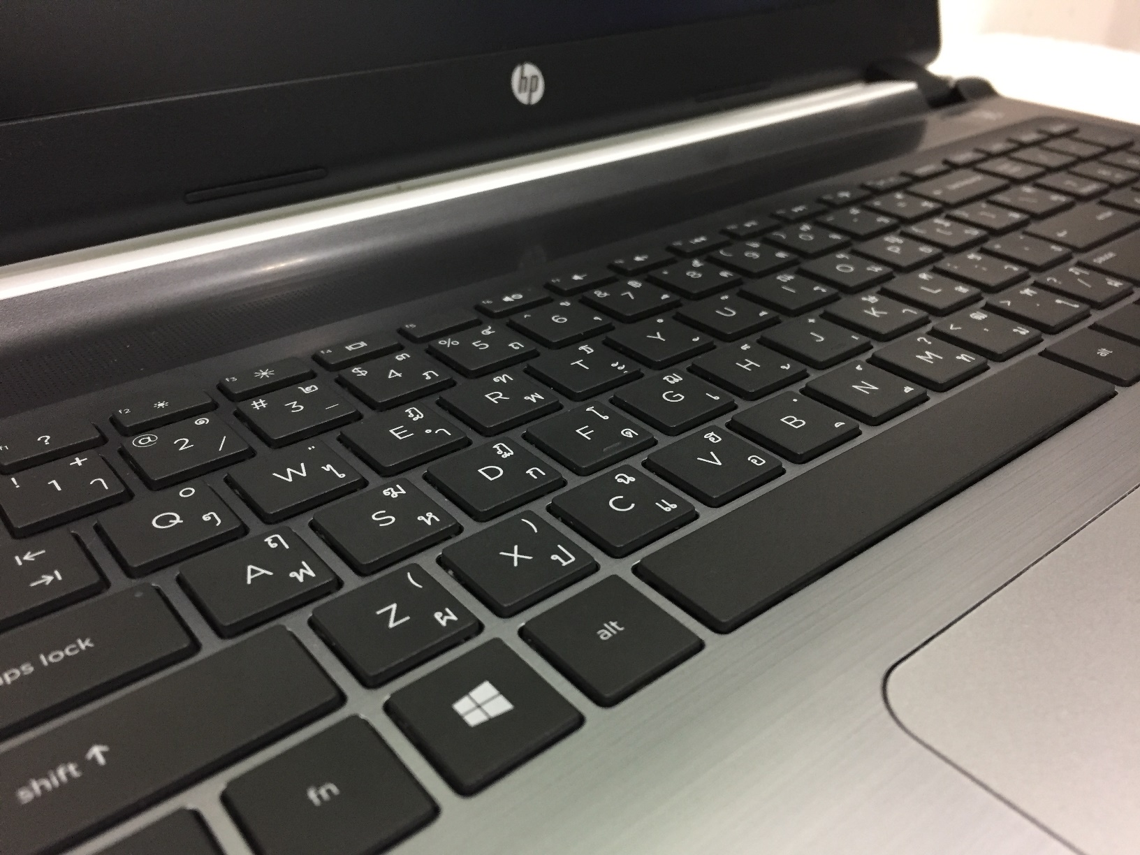 HP Pavilion 15-ab210TX