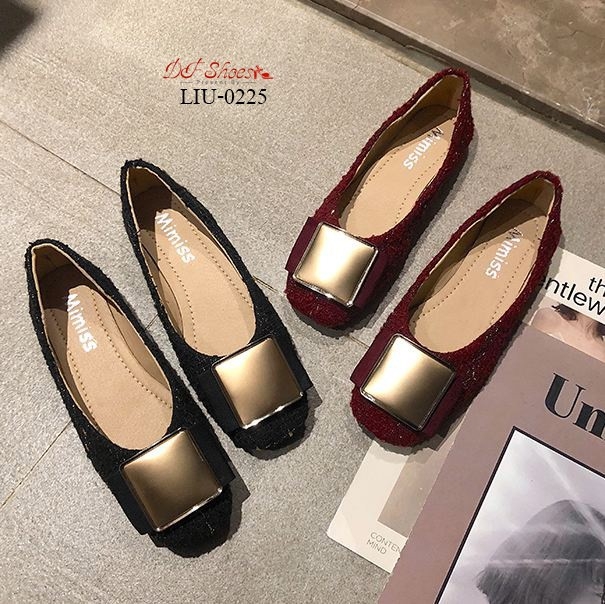 รองเท้าคัทชูส้นแบนแต่งอะไหล่ (สีแดง)