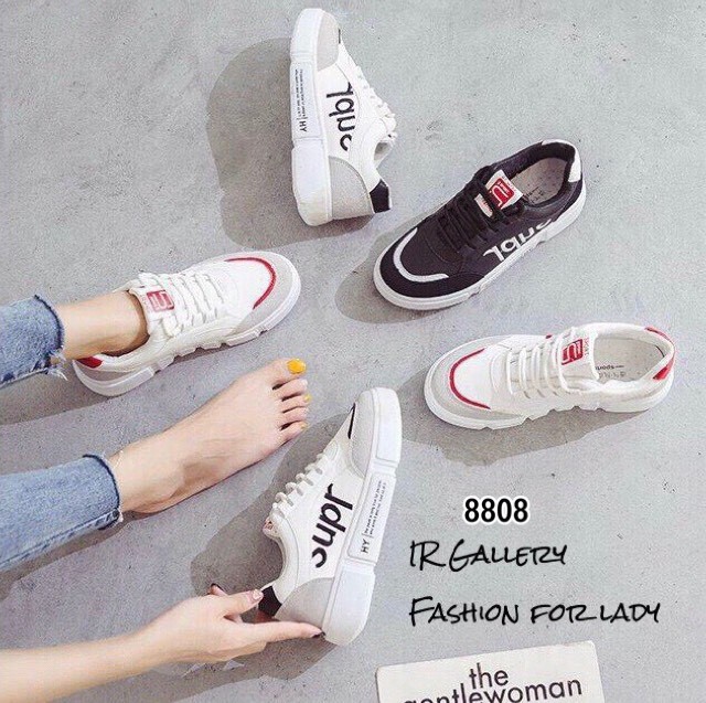 รองเท้าผ้าใบแต่งลายอักษรแฟชั่น (สีดำ)