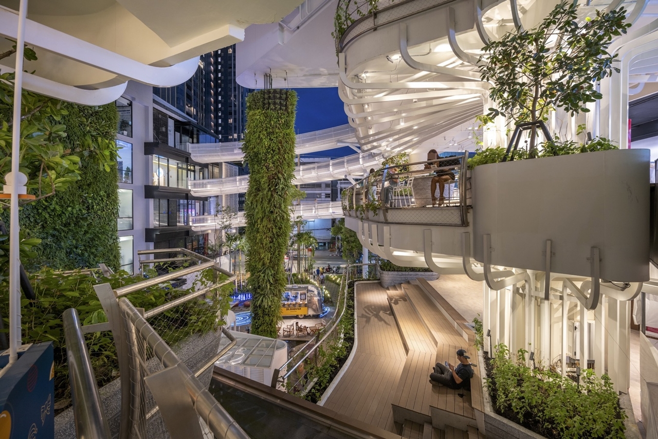 ทีเพลซ - มาร์เช่ ทองหล่อ (T PLACE - Marche' Thonglor) สำนักงานให้เช่าใจกลางทองหล่อ ซอยสุขุมวิท 55 กรุงเทพฯ ใกล้สถานีรถไฟฟ้า BTS ทองหล่อ 500 ม.