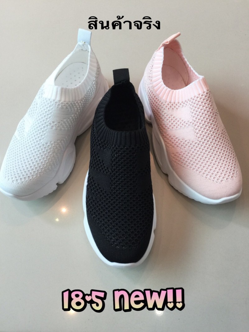 รองเท้าผ้าใบผ้ายืดทรงสวม (สีขาว)