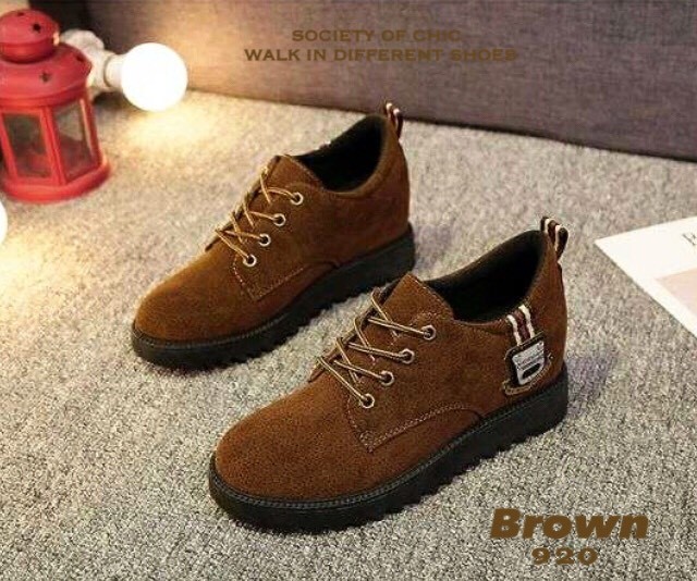 รองเท้าผ้าใบหนังกลับสไตล์แฟชั่นเกาหลี (สีดำ)